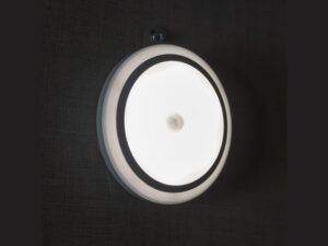 Miniaturka 3 - Biała okrągła lampka LED z rozświetlonym dyfuzorem i czujnikiem pośrodku