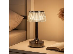 Miniaturka 3 - Czarna lampka nocna Galiveta z przezroczystym kloszem w aranżacji wnętrza