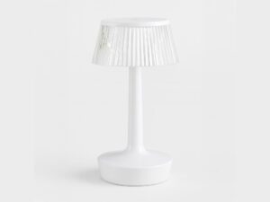 Miniaturka 1 - Biała lampka nocna Galiveta LED z rozszerzanym przezroczystym kloszem na białym tle