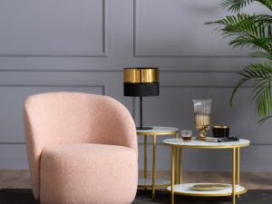 Miniaturka 1 - Lampka nocna Hilton w aranżacji wnętrza z ozdobnym dwuwarstwowym abażurem