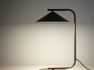Miniaturka 5 - Ciemnobrązowa lampka nocna Lume w aranżacji wnętrza