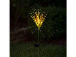 Miniaturka 2 - Świecąca lampka solarna w kształcie kłosów zboża wieczorem w ogrodzie
