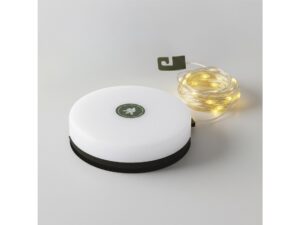 Miniaturka 6 - Lampka solarna zawieszona nad stołem z dekoracyjnym łańcuszkiem LED