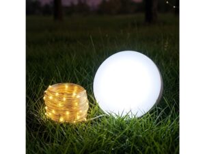 Miniaturka 3 - Lampa solarna z dodatkowym przewodem świetlnym w aranżacji ogrodu