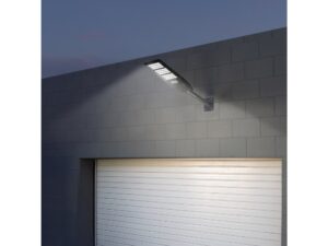 Miniaturka 4 - Latarnia solarna LED nad bramą garażową – aranżacja nocna