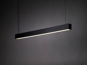 Miniaturka 1 - Czarna lampa wisząca Luxe Pro LED CCT w aranżacji wnętrza