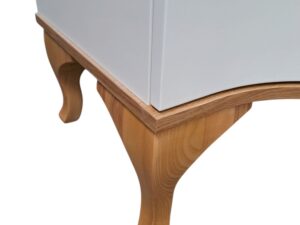 Miniaturka 4 - Meble Madera – detal wykończenia 2: drewniane nogi, blat i lakierowany front
