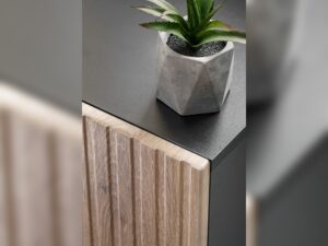 Miniaturka 3 - Meblościanka Edorino 160 cm – detal frontu i wykończenia