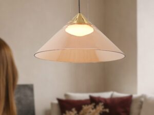 Miniaturka 3 - Lampa wisząca Meladia 42 cm bursztynowa nad sofą