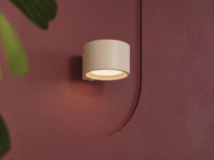 Miniaturka 84 - Minimalistyczny kinkiet Modessa 12 cm beżowy na ścianie we wnętrzu – zbliżenie