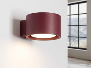 Miniaturka 60 - Minimalistyczny kinkiet Modessa 12 cm burgundowy z włączonym światłem