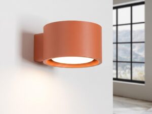 Miniaturka 67 - Minimalistyczny kinkiet Modessa 12 cm ochra czerwona z włączonym światłem