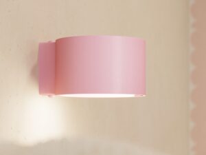 Miniaturka 43 - Minimalistyczny kinkiet Modessa 12 cm różowy na ścianie we wnętrzu – zbliżenie