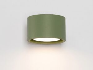 Miniaturka 47 - Minimalistyczny kinkiet Modessa 12 cm zielony oliwkowy z przodu, ze światłem