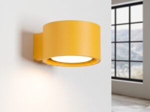 Miniaturka 27 - Minimalistyczny kinkiet Modessa 12 cm żółty z włączonym światłem