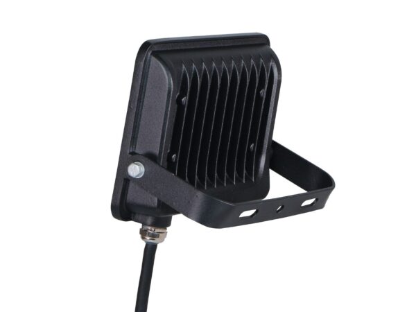 Czarny naświetlacz LED 30 W IP65, kompletny widok na białym tle