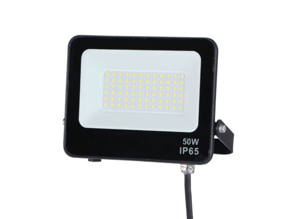 Czarny naświetlacz LED 50 W 4000 K IP65 widok od przodu