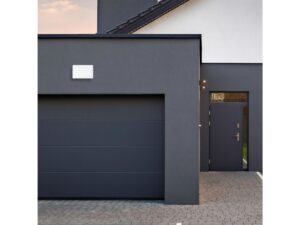 Miniaturka 3 - Naświetlacz LED 50 W przy wejściu i bramie garażowej – aranżacja