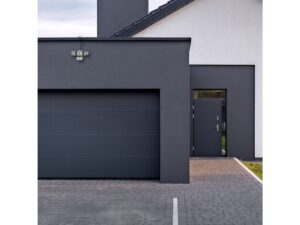 Miniaturka 3 - Naświetlacz solarny z czterema modułami LED zamontowany nad garażem