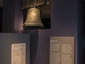 Miniaturka 2 - Lampa ścienno-sufitowa Occuldas 13 w jasnym wnętrzu