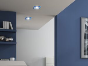 Miniaturka 2 - Kwadratowe oczka sufitowe GU10 ze świecącą na niebiesko szklaną ramką