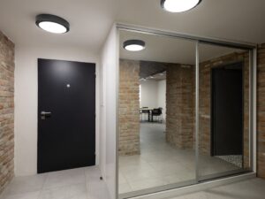 Miniaturka 10 - Okrągła lampa Bulan w antracycie w drugim ujęciu aranżacyjnym