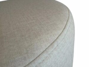 Miniaturka 2 - Okrągły puf tapicerowany Pufello 45 cm w aranżacji wnętrza 2