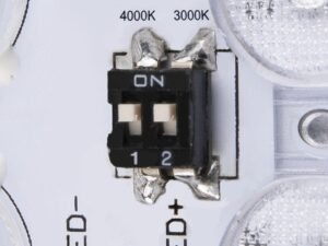 Miniaturka 5 - Detal przełącznika CCT w oprawie Ainos Square Sensor