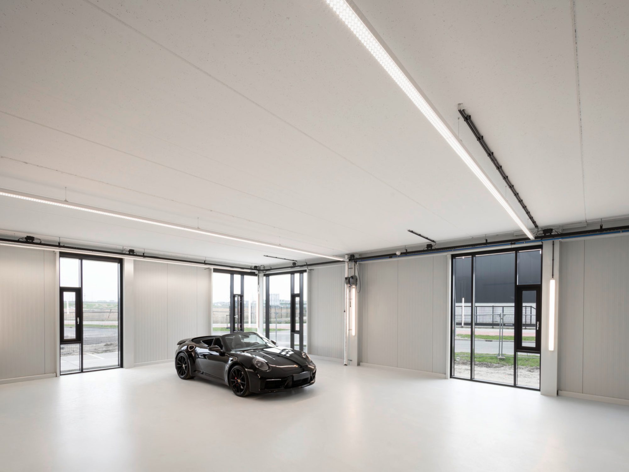 System Easylight LED z oprawą liniową w przestrzeni użytkowej
