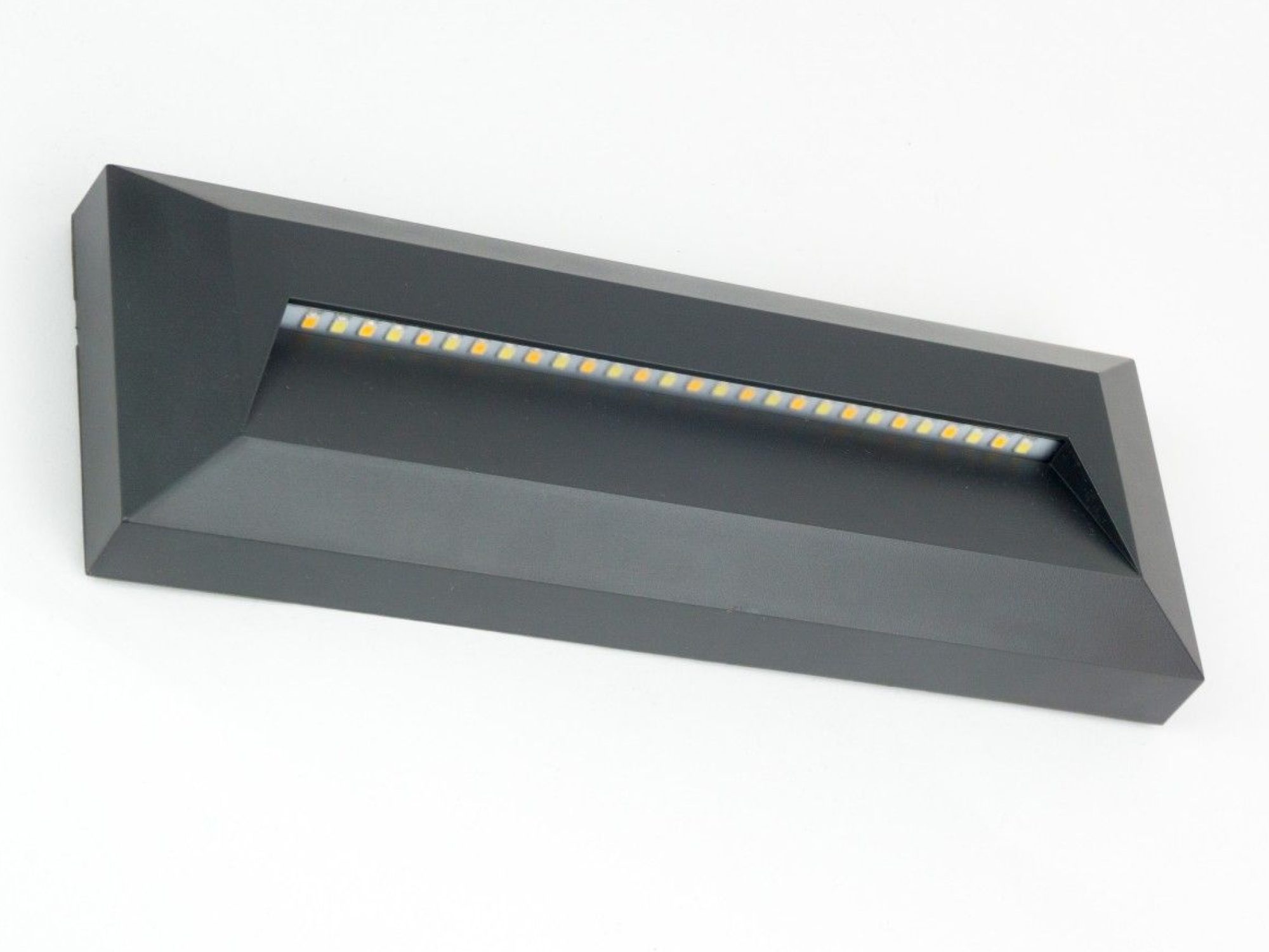 MUR PC 2502C DG – detal korpusu