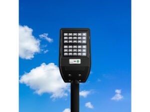 Miniaturka 2 - Oprawa solarna LED zamontowana na przykładowym słupie – aranżacja