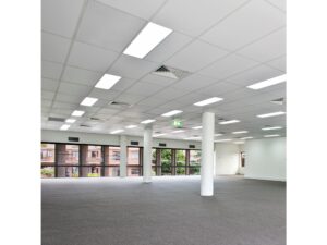 Miniaturka 2 - Prostokątny panel oświetleniowy LED 120 × 30 cm we wnętrzu