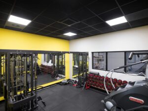 Miniaturka 4 - Oprawa wpuszczana LED Panel P w suficie podwieszanym wnętrza sportowego