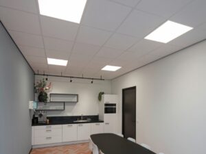 Miniaturka 1 - Panel V 625 LED w suficie modułowym – oświetlenie sali spotkań