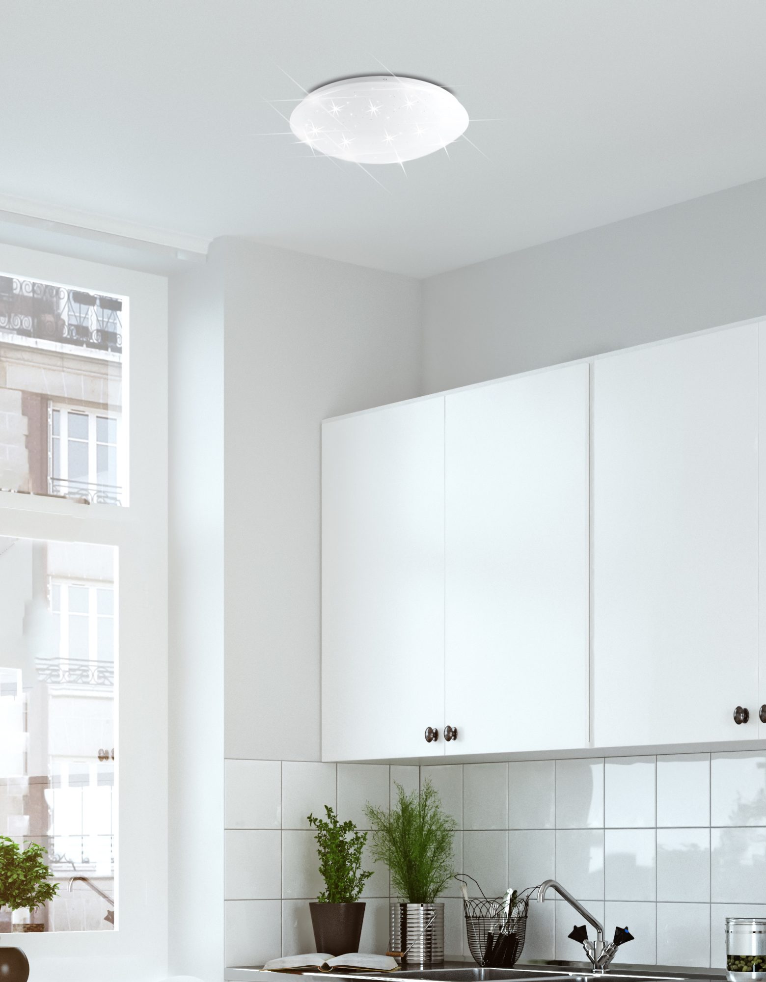 Plafon LED Galinia 33 cm na suficie jasnej kuchni