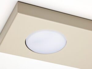 Miniaturka 9 - Szaro-beżowy plafon Hero 4 prosty z bliska, detal oprawki GX53 w stalowej obudowie