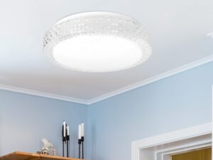 Miniaturka 1 - Plafon Camolano LED na białym suficie przy jasnoniebieskiej ścianie