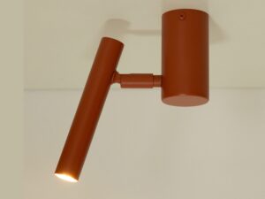 Miniaturka 1 - Plafon Sopel 1 krótki w kolorze ceglanym, widok całej lampy na białym tle