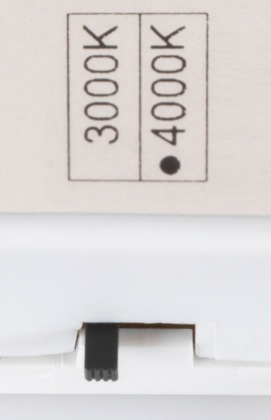 Przełącznik 3000 i 4000 K we wnętrzu plafonu Surface V 390