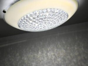 Miniaturka 1 - Plafon Terato świecący pod sufitem w ciemnym wnętrzu
