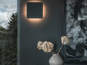 Miniaturka 3 - Plastra Square – aranżacja ściany z pośrednim światłem oprawy LED