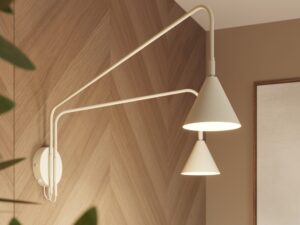 Miniaturka 37 - Podwójny kinkiet z włącznikiem Sorvella 150 cm beżowy na ścianie – zbliżenie