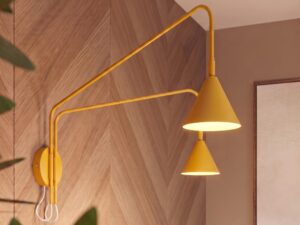 Miniaturka 80 - Podwójny kinkiet z włącznikiem Sorvella 150 cm żółty na ścianie – zbliżenie