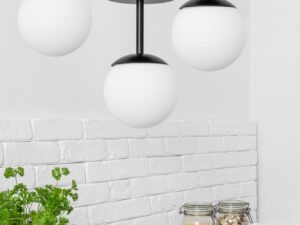 Miniaturka 4 - Potrójna lampa wisząca PLAAT A 3L czarna w aranżacji kuchennej