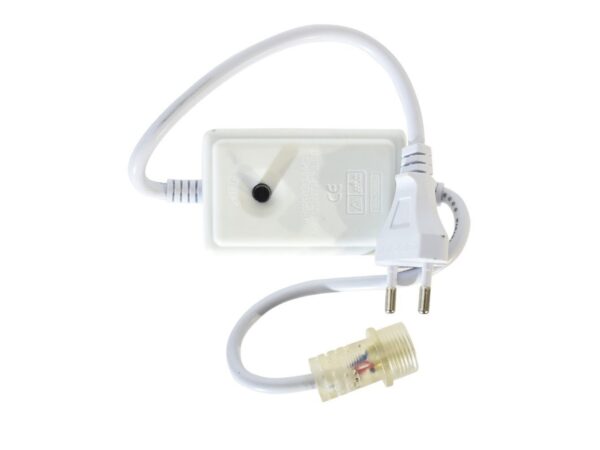 Biały przewód zasilający 55 cm ze sterownikiem i złączem do węża LED RGB na białym tle