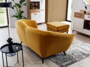 Miniaturka 1 - Pufa Anvelio przy sofie w salonie