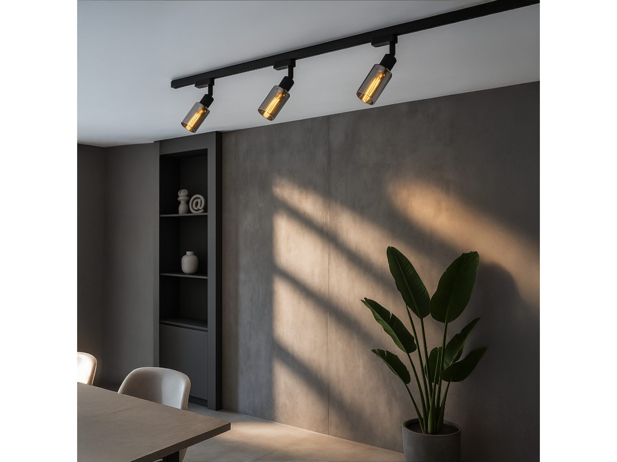 Czarne reflektory E14 w salonie