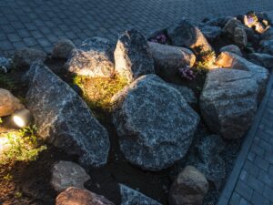 Miniaturka 1 - Reflektor ogrodowy Sitra 360 Spike GX53 w antracycie, zdjęcie aranżacyjne
