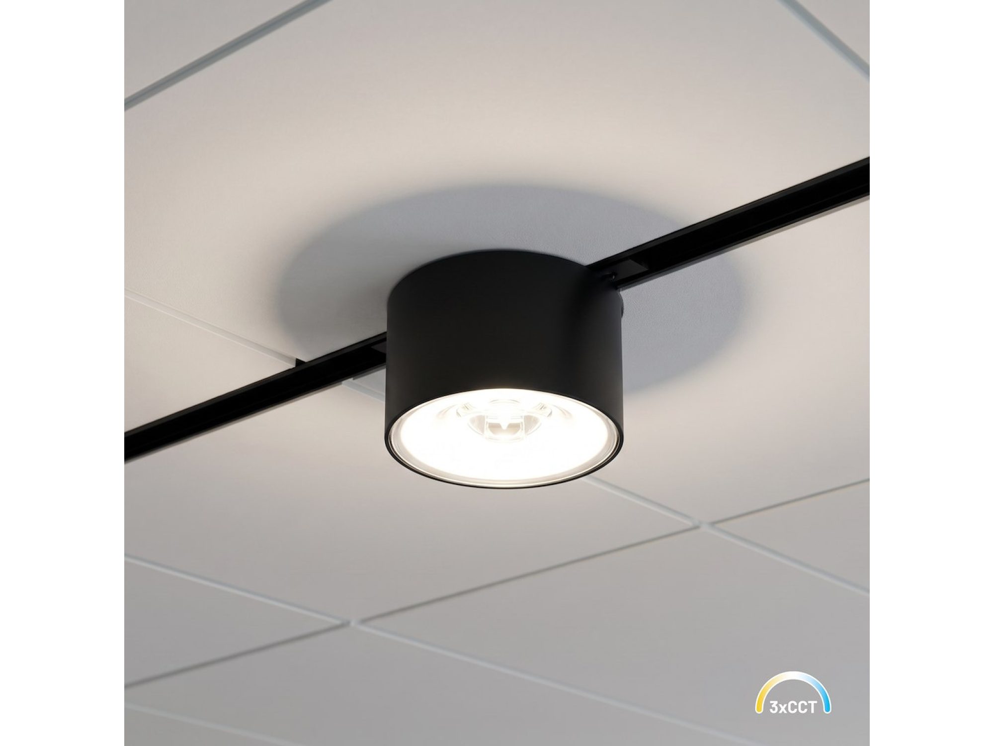 Reflektor magnetyczny LED 7 W czarny zamontowany na szynie
