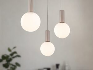 Miniaturka 1 - Trójpunktowa lampa wisząca Salinira w aranżacji jadalni